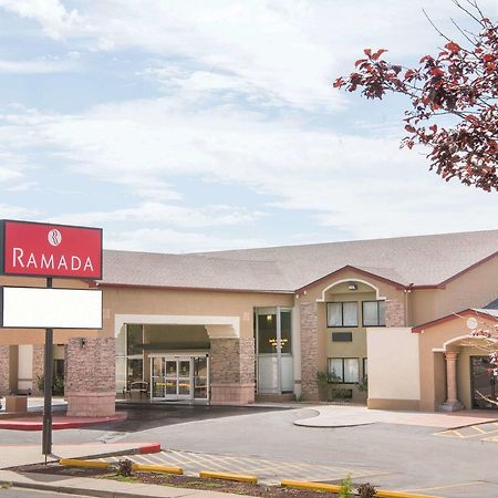 מלון Ramada By Wyndham Albuquerque East מראה חיצוני תמונה