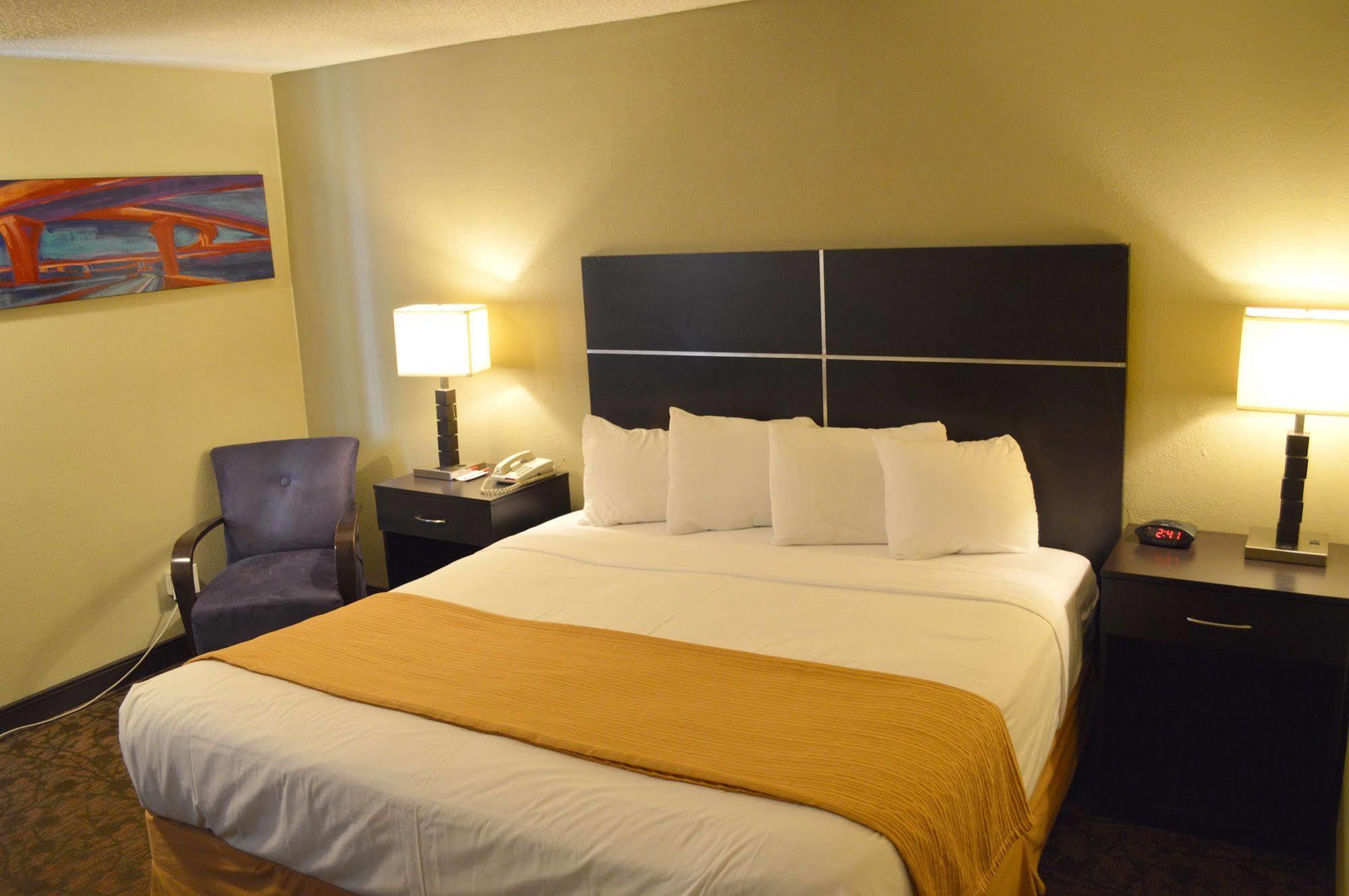 מלון Ramada By Wyndham Albuquerque East מראה חיצוני תמונה